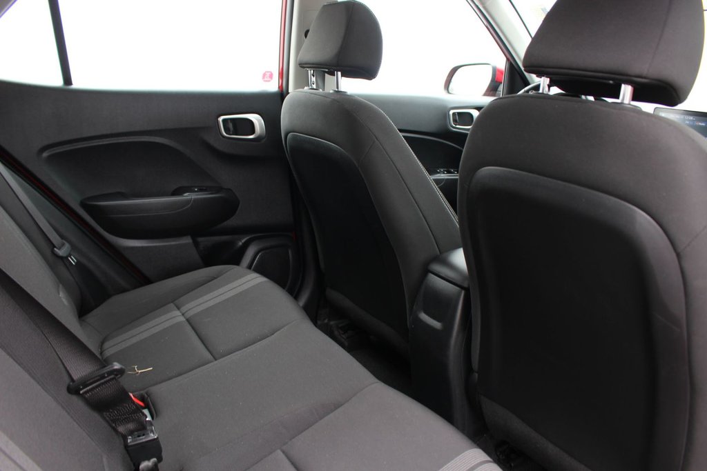 2022 Hyundai Venue Trend | SunRoof | Cam | USB | Warranty to 2027 in Saint John, New Brunswick - 40 - w1024h768px