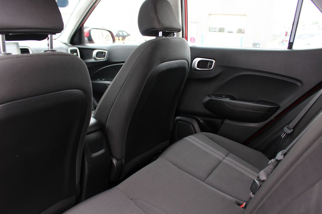 2022 Hyundai Venue Trend | SunRoof | Cam | USB | Warranty to 2027 in Saint John, New Brunswick - 33 - w1024h768px