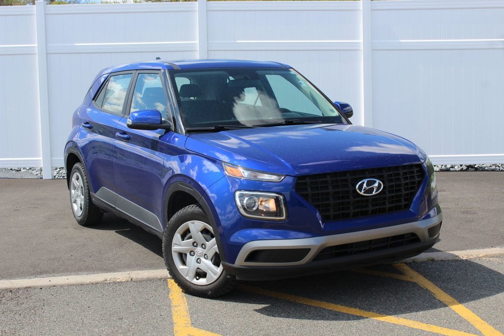 Hyundai Venue Essential | HtdSeats | Cam | Warranty to 2025 2022 à Saint John, Nouveau-Brunswick - 1 - w1024h768px