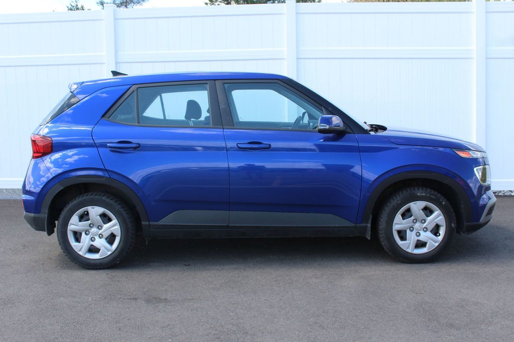 Hyundai Venue Essential | HtdSeats | Cam | Warranty to 2025 2022 à Saint John, Nouveau-Brunswick - 8 - w1024h768px