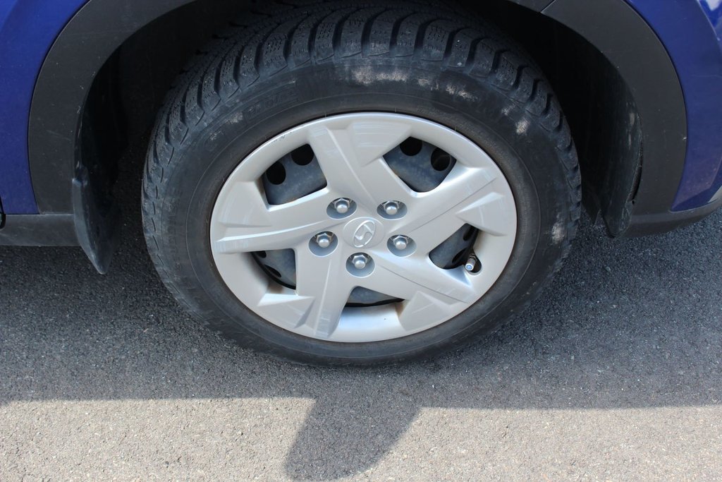 Hyundai Venue Essential | HtdSeats | Cam | Warranty to 2025 2022 à Saint John, Nouveau-Brunswick - 9 - w1024h768px