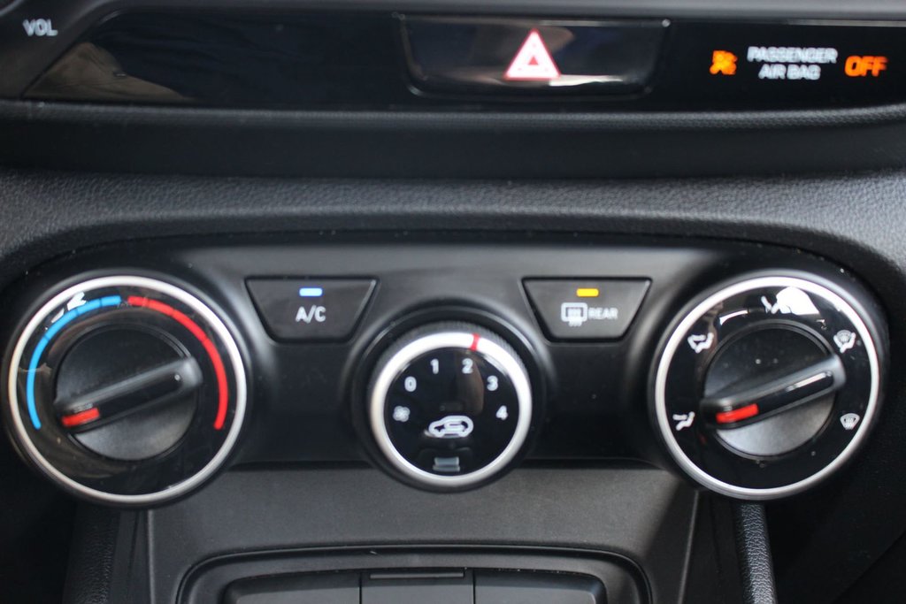 Hyundai Venue Essential | HtdSeats | Cam | Warranty to 2025 2022 à Saint John, Nouveau-Brunswick - 26 - w1024h768px
