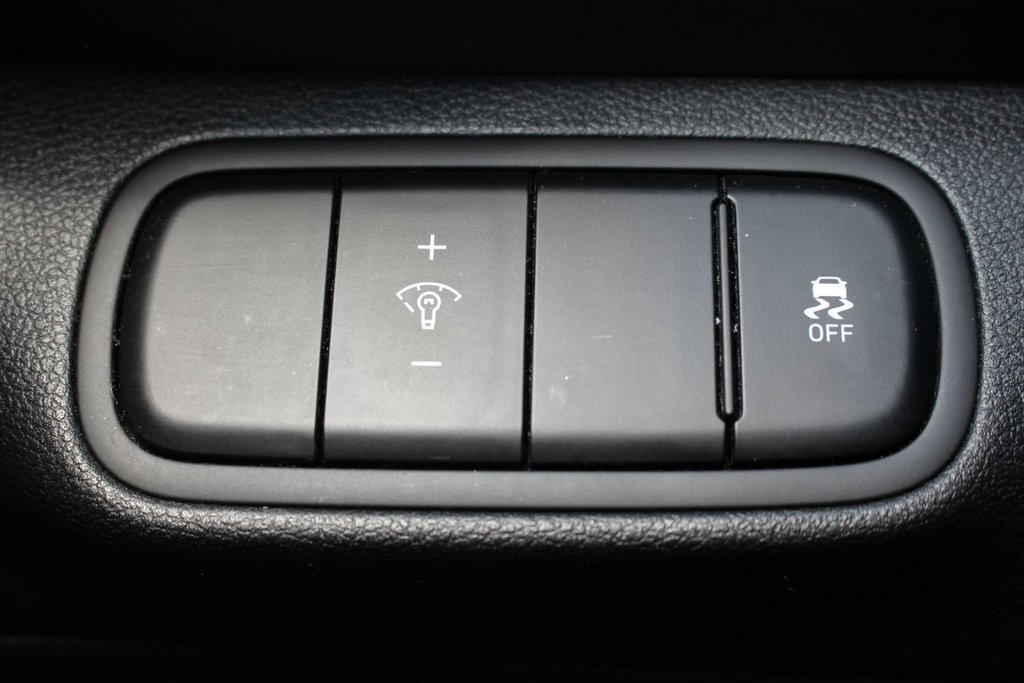 Hyundai Venue Essential | HtdSeats | Cam | Warranty to 2025 2022 à Saint John, Nouveau-Brunswick - 20 - w1024h768px