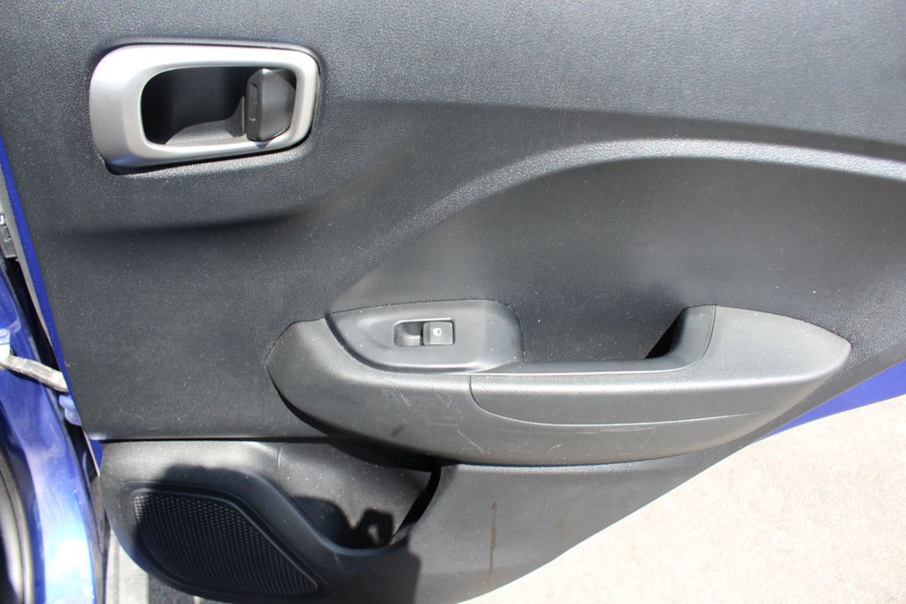 Hyundai Venue Essential | HtdSeats | Cam | Warranty to 2025 2022 à Saint John, Nouveau-Brunswick - 39 - w1024h768px