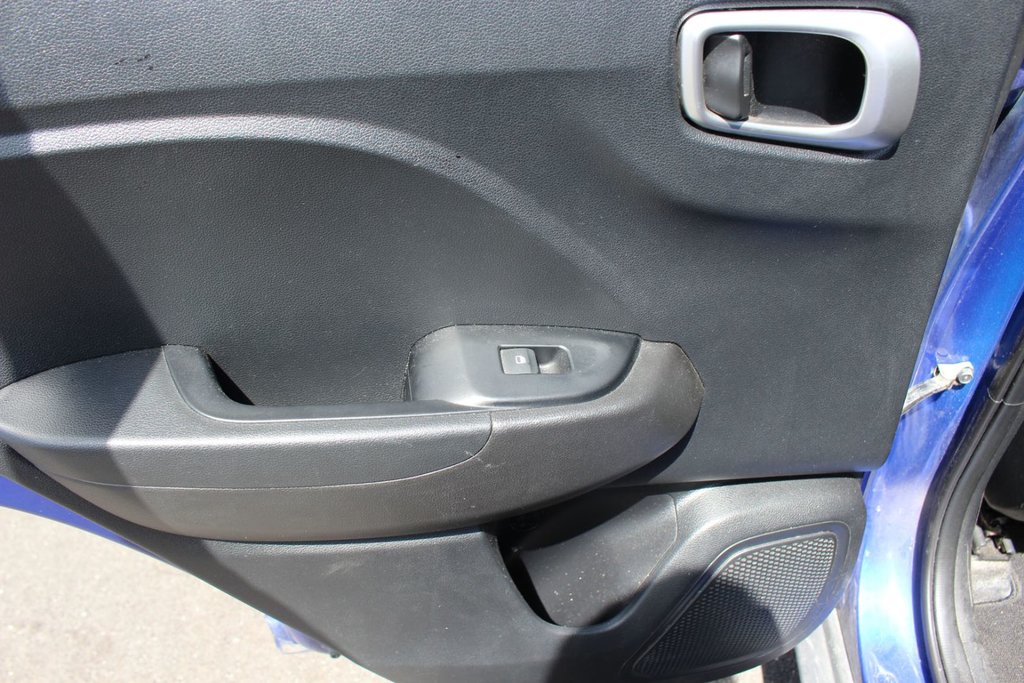 Hyundai Venue Essential | HtdSeats | Cam | Warranty to 2025 2022 à Saint John, Nouveau-Brunswick - 32 - w1024h768px