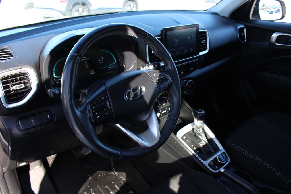 2023 Hyundai Venue Preferred | Cam | USB | HtdSeat | Warranty to 2028 in Saint John, New Brunswick - 11 - w1024h768px