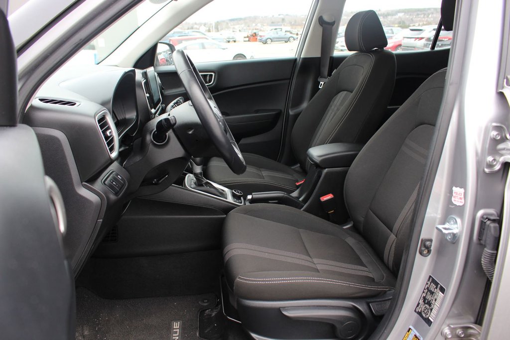 2023 Hyundai Venue Preferred | Cam | USB | HtdSeat | Warranty to 2028 in Saint John, New Brunswick - 10 - w1024h768px