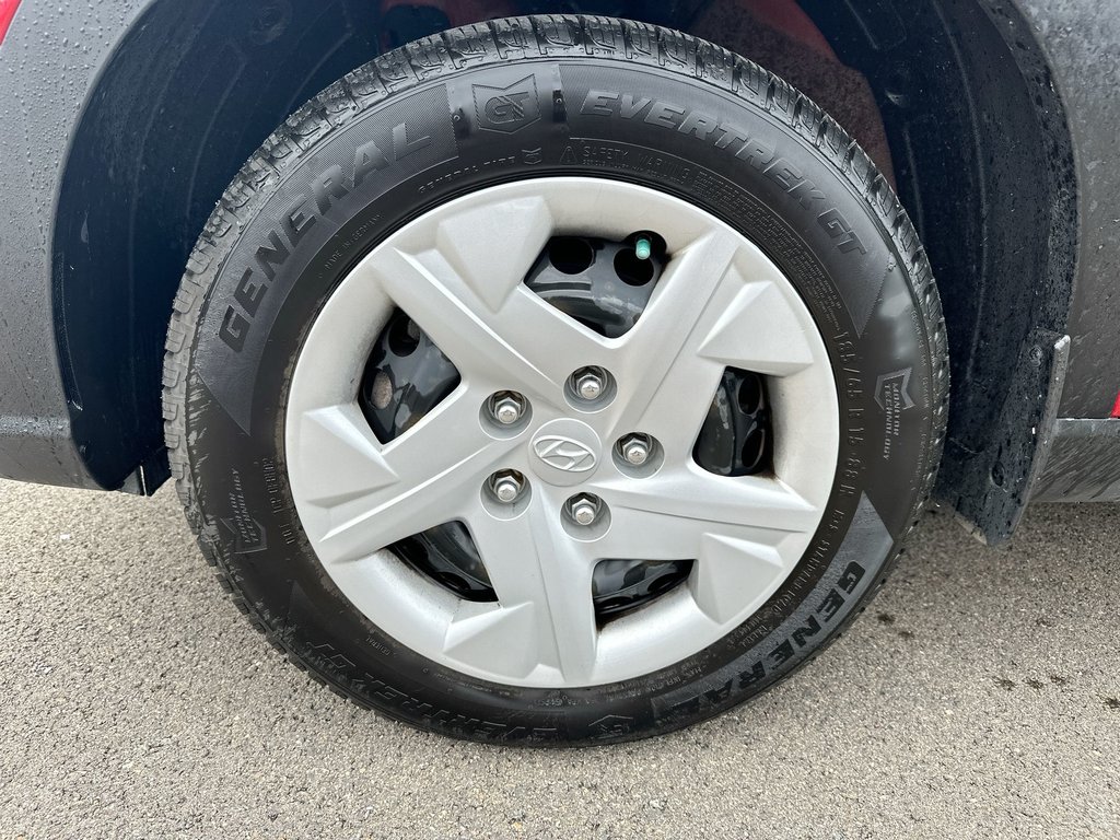 2023 Hyundai Venue Essential | Cam | HtdSeat | Warranty to 2027 in Saint John, New Brunswick - 10 - w1024h768px