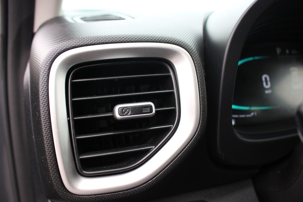 2024 Hyundai Venue Preferred | HtdSeats | Cam | Warranty to 2029 in Saint John, New Brunswick - 12 - w1024h768px