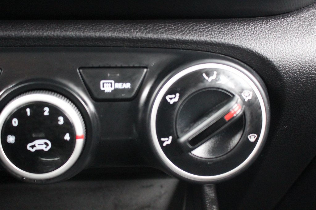 Hyundai Venue Preferred | Cam | HtdSeats | Warranty to 2029 2024 à Saint John, Nouveau-Brunswick - 37 - w1024h768px