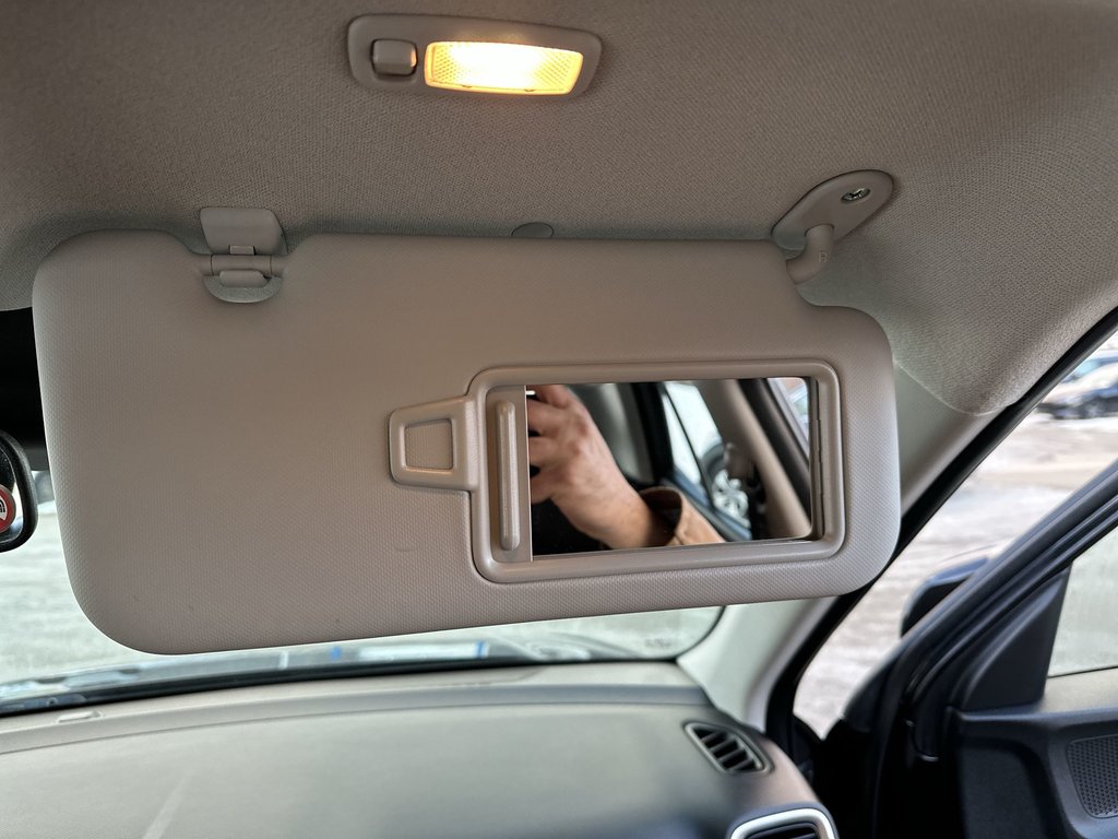 2024 Hyundai Venue Preferred | Cam | HtdSeats | Warranty to 2029 in Saint John, New Brunswick - 50 - w1024h768px