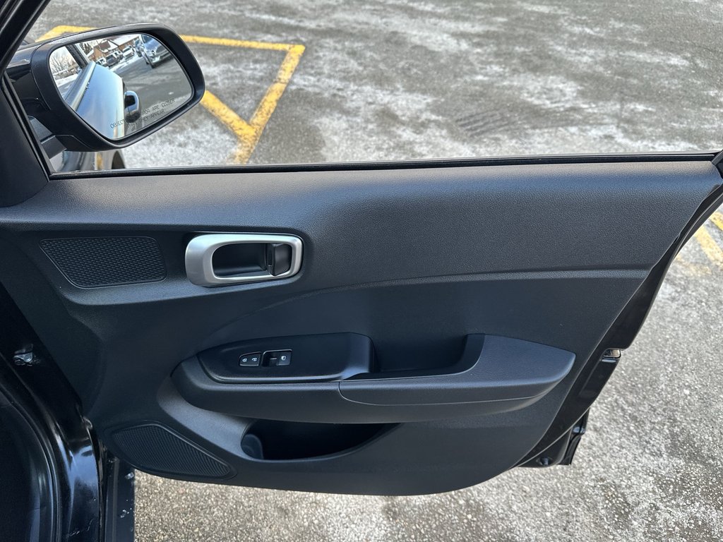 2024 Hyundai Venue Preferred | Cam | HtdSeats | Warranty to 2029 in Saint John, New Brunswick - 46 - w1024h768px