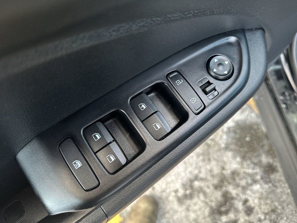 2024 Hyundai Venue Preferred | Cam | HtdSeats | Warranty to 2029 in Saint John, New Brunswick - 15 - w1024h768px