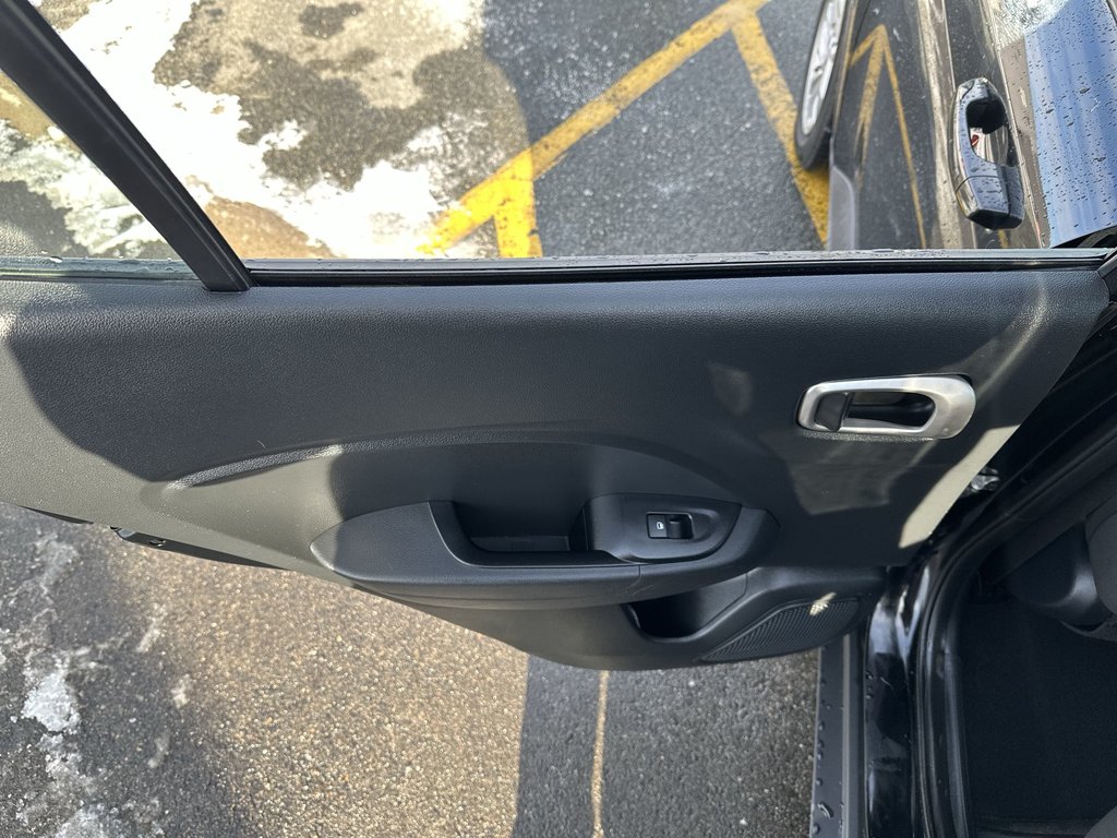 2024 Hyundai VENUE Preferred | Cam | HtdSeats | Warranty to 2029 in Saint John, New Brunswick - 35 - w1024h768px