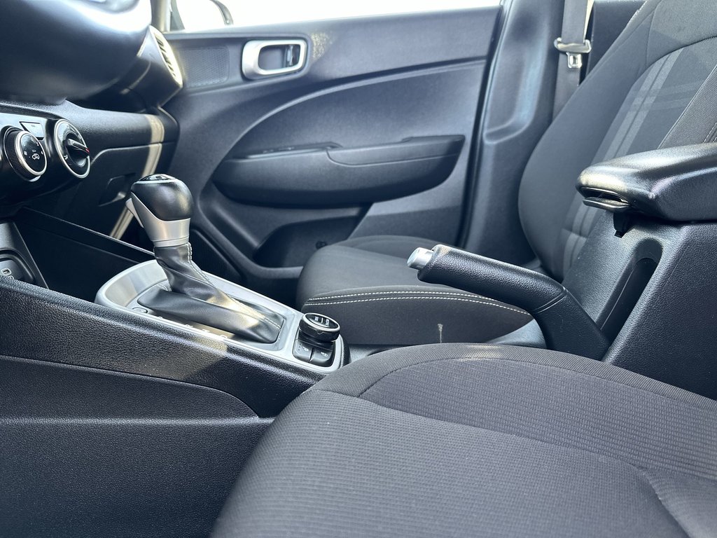 2024 Hyundai VENUE Preferred | Cam | HtdSeats | Warranty to 2029 in Saint John, New Brunswick - 30 - w1024h768px