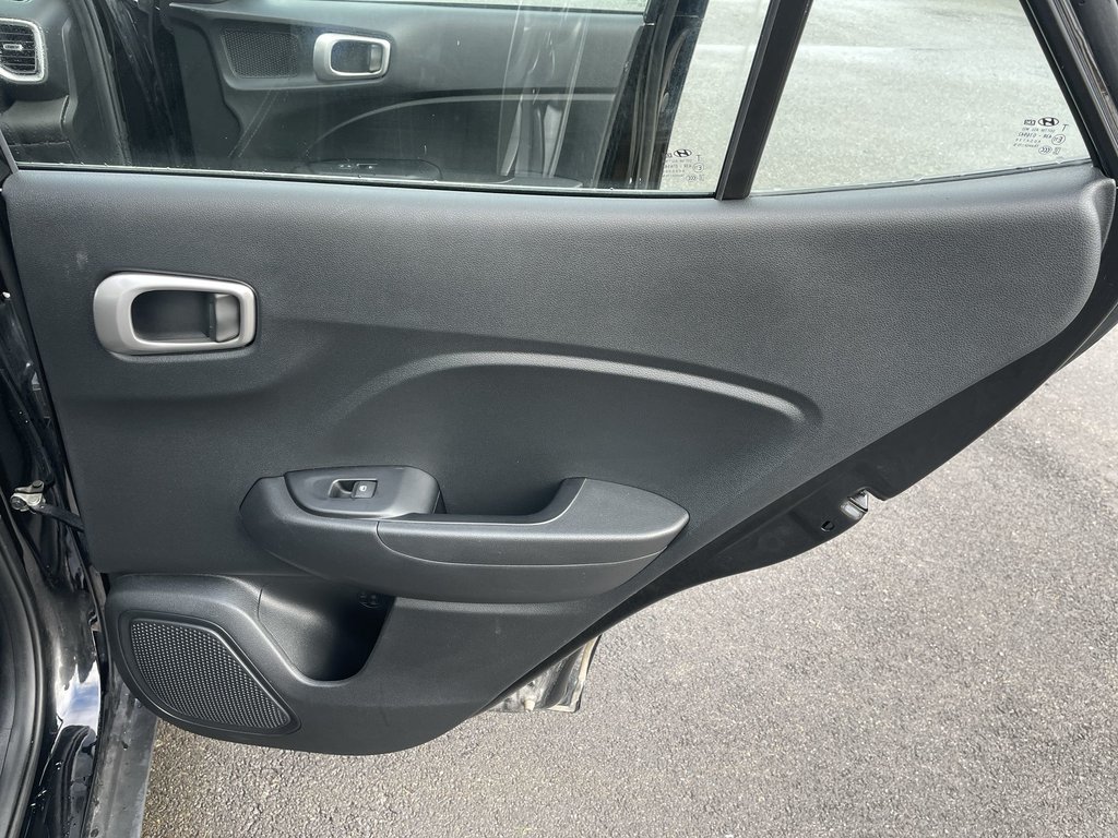 Hyundai Venue Preferred | Cam | HtdSeats | Warranty to 2029 2024 à Saint John, Nouveau-Brunswick - 39 - w1024h768px