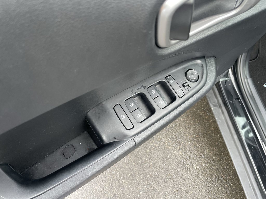 Hyundai Venue Preferred | Cam | HtdSeats | Warranty to 2029 2024 à Saint John, Nouveau-Brunswick - 14 - w1024h768px