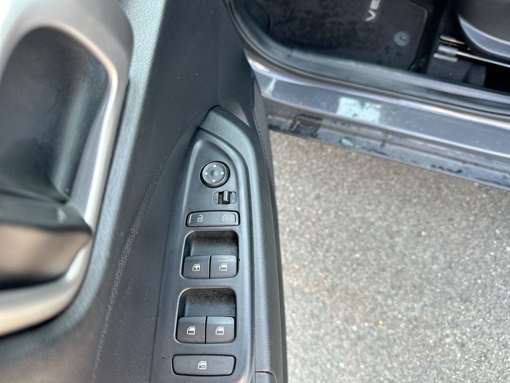2025 Hyundai Venue Preferred | Cam | HtdSeats | Warranty to 2030 in Saint John, New Brunswick - 15 - w1024h768px