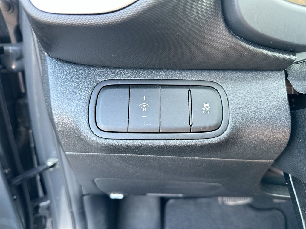 2025 Hyundai Venue Preferred | Cam | HtdSeats | Warranty to 2030 in Saint John, New Brunswick - 22 - w1024h768px