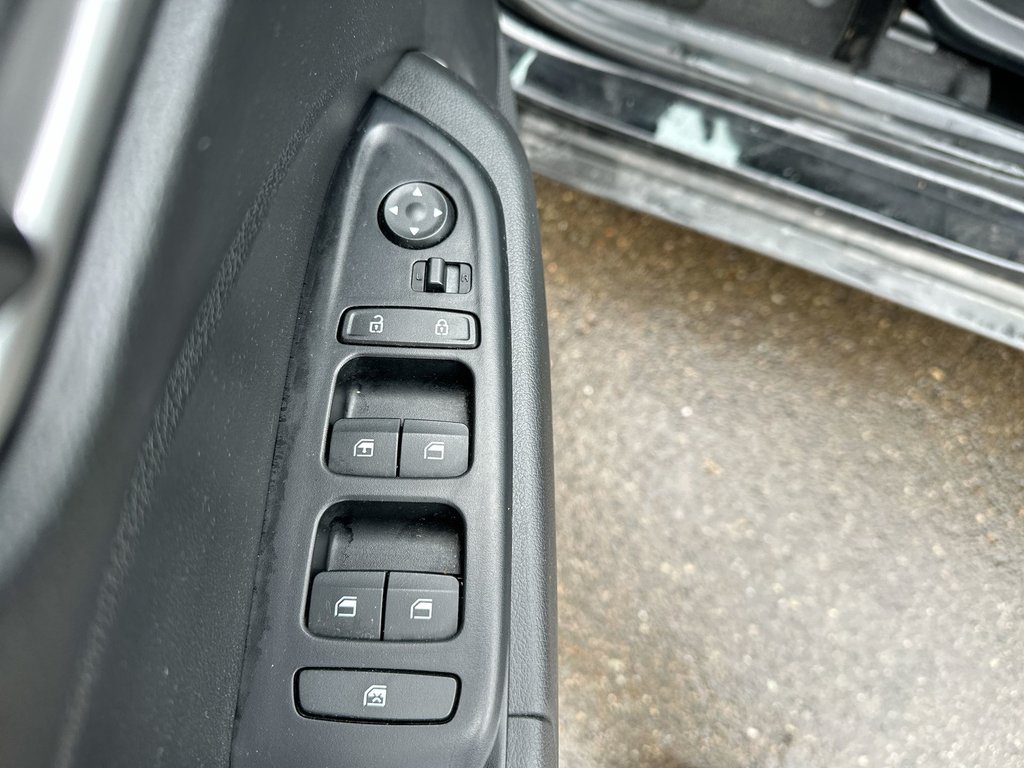 2025 Hyundai Venue in Antigonish, Nova Scotia - 15 - w1024h768px
