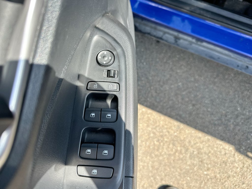 2025 Hyundai Venue in Antigonish, Nova Scotia - 15 - w1024h768px