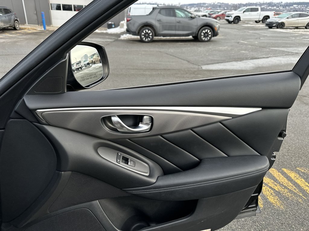 2016 Infiniti Q50 in Antigonish, Nova Scotia - 46 - w1024h768px