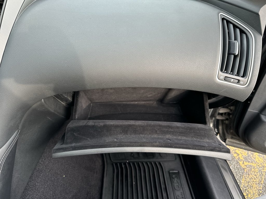 2016 Infiniti Q50 in Antigonish, Nova Scotia - 43 - w1024h768px