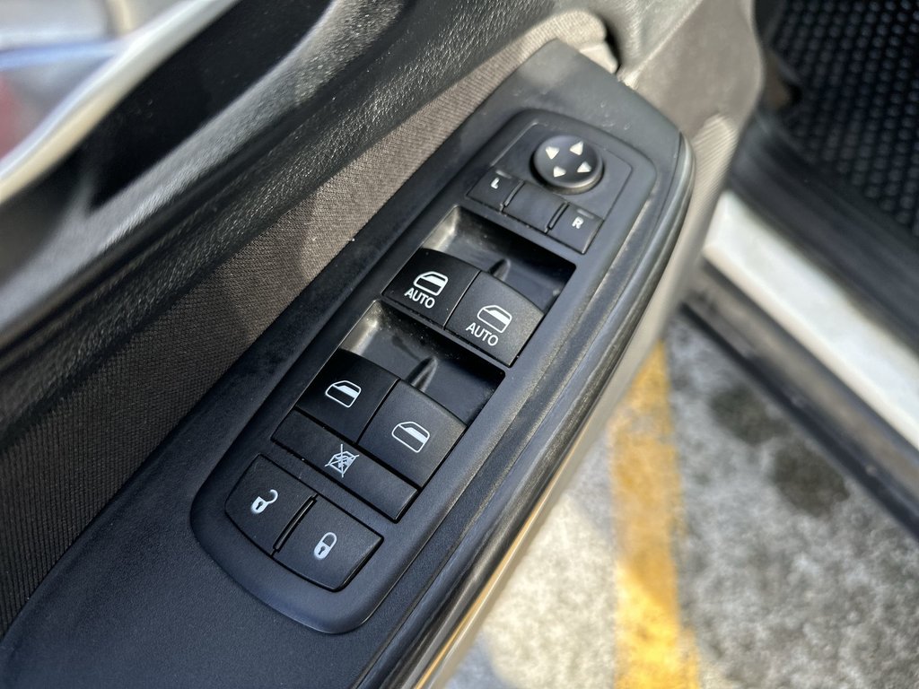 2015 Jeep Cherokee North | HtdSeats | Cam | PwrDrs | Aux | USB in Saint John, New Brunswick - 15 - w1024h768px