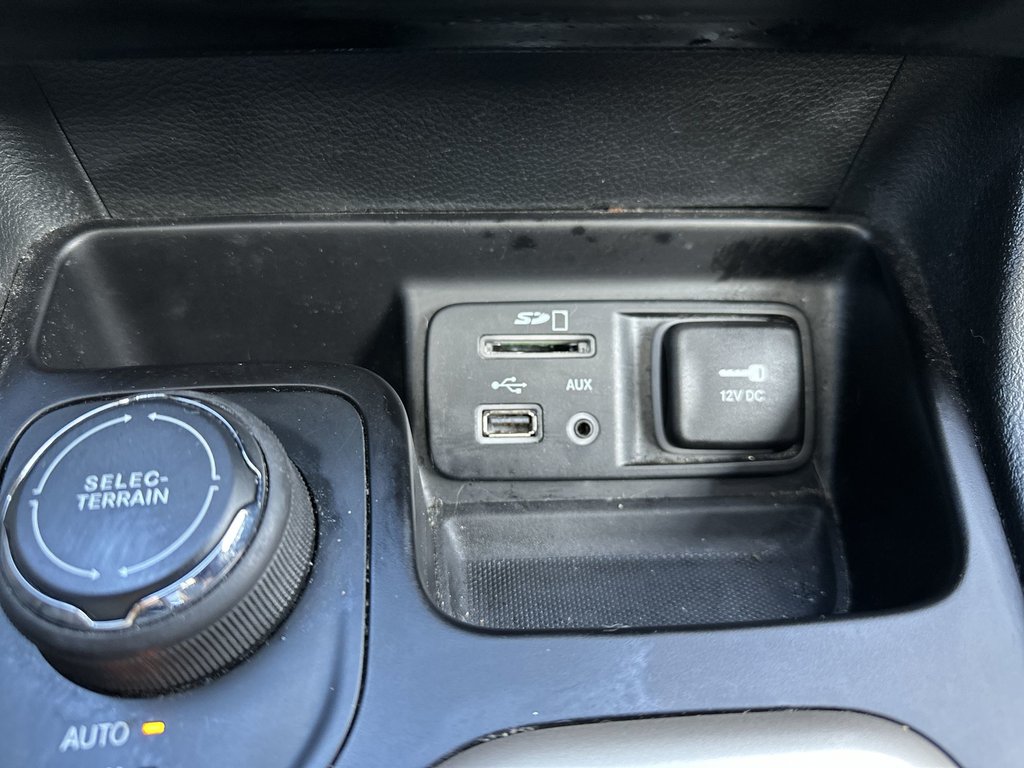 2015 Jeep Cherokee North | HtdSeats | Cam | PwrDrs | Aux | USB in Saint John, New Brunswick - 28 - w1024h768px