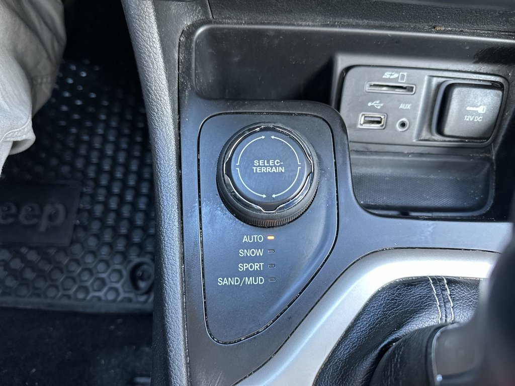2015 Jeep Cherokee North | HtdSeats | Cam | PwrDrs | Aux | USB in Saint John, New Brunswick - 31 - w1024h768px