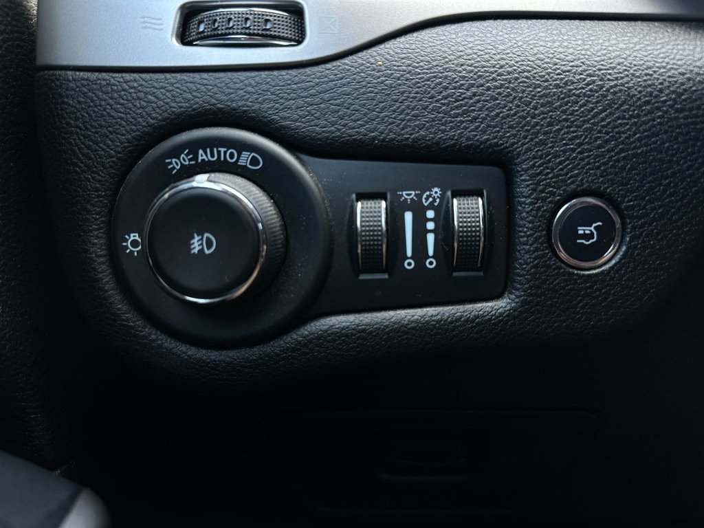 2021 Jeep Cherokee 80th Anniversary | Roof | Lthr | RmtStrt | Keyless in Saint John, New Brunswick - 22 - w1024h768px