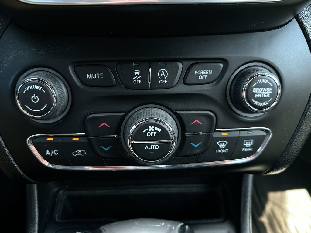 2021 Jeep Cherokee 80th Anniversary | Roof | Lthr | RmtStrt | Keyless in Saint John, New Brunswick - 27 - w1024h768px