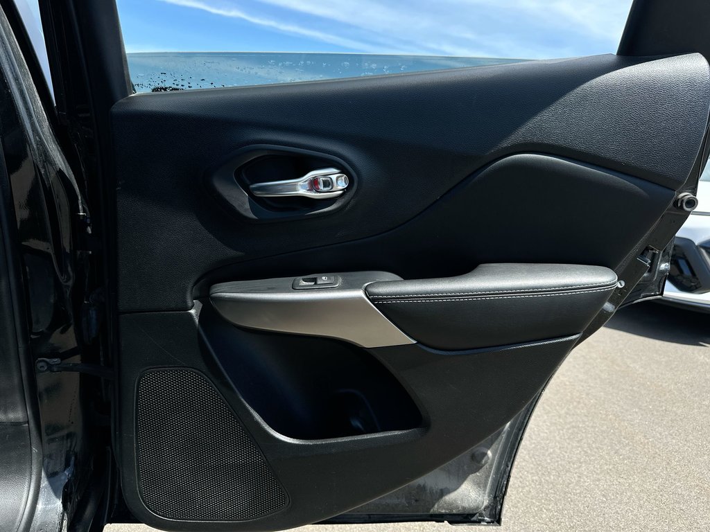 2021 Jeep Cherokee 80th Anniversary | Roof | Lthr | RmtStrt | Keyless in Saint John, New Brunswick - 41 - w1024h768px