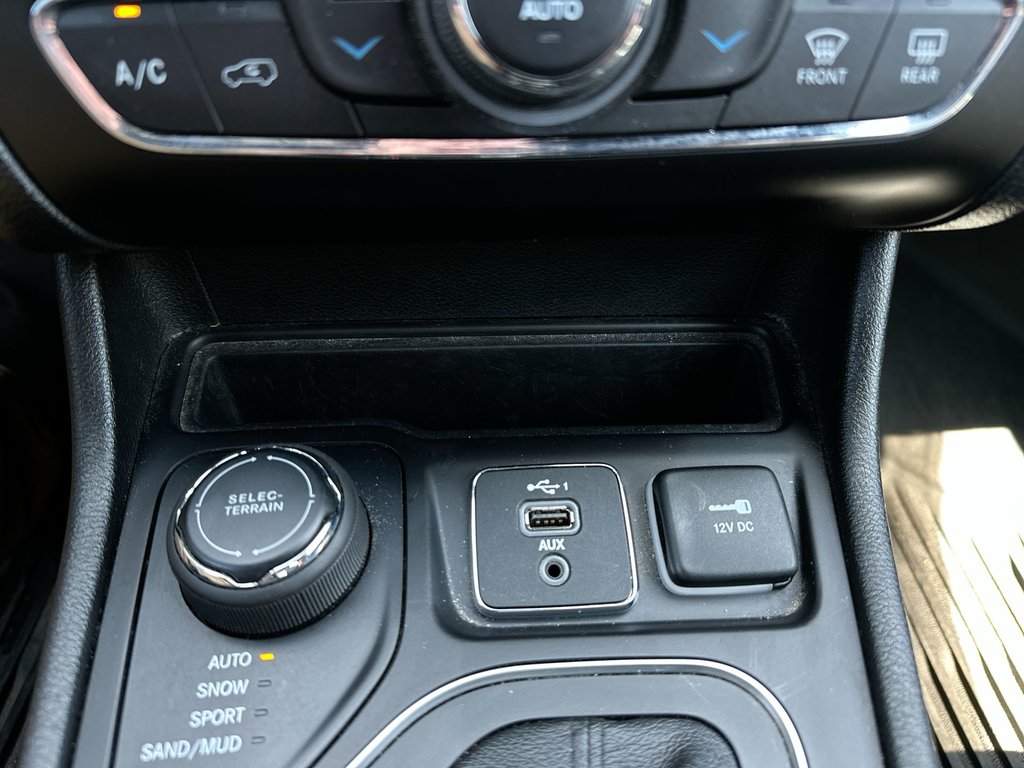 2021 Jeep Cherokee 80th Anniversary | Roof | Lthr | RmtStrt | Keyless in Saint John, New Brunswick - 28 - w1024h768px