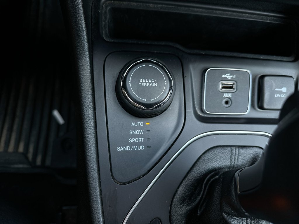 2021 Jeep Cherokee 80th Anniversary | Roof | Lthr | RmtStrt | Keyless in Saint John, New Brunswick - 31 - w1024h768px