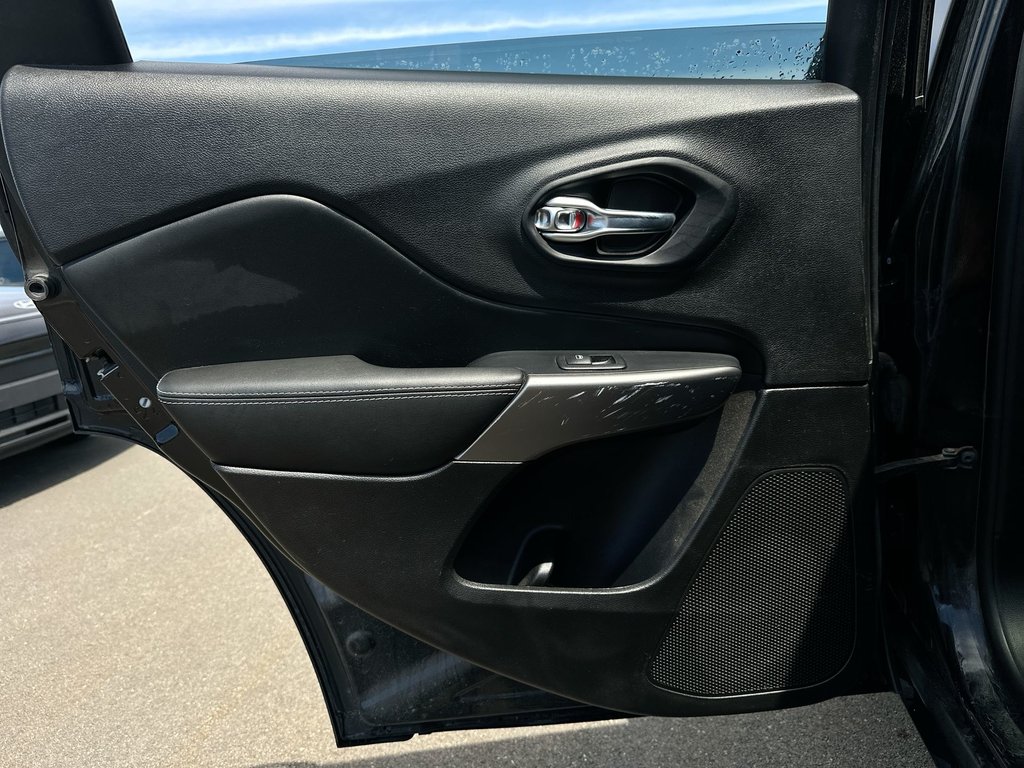 2021 Jeep Cherokee 80th Anniversary | Roof | Lthr | RmtStrt | Keyless in Saint John, New Brunswick - 35 - w1024h768px
