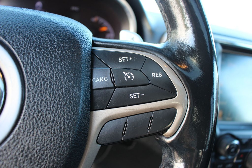 2015 Jeep Grand Cherokee Limited | Leather | HtdSeats | Aux | RmteStart in Saint John, New Brunswick - 16 - w1024h768px