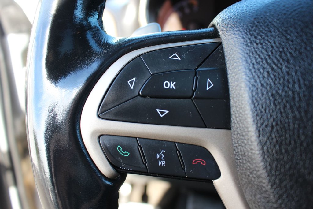 2015 Jeep Grand Cherokee Limited | Leather | HtdSeats | Aux | RmteStart in Saint John, New Brunswick - 15 - w1024h768px