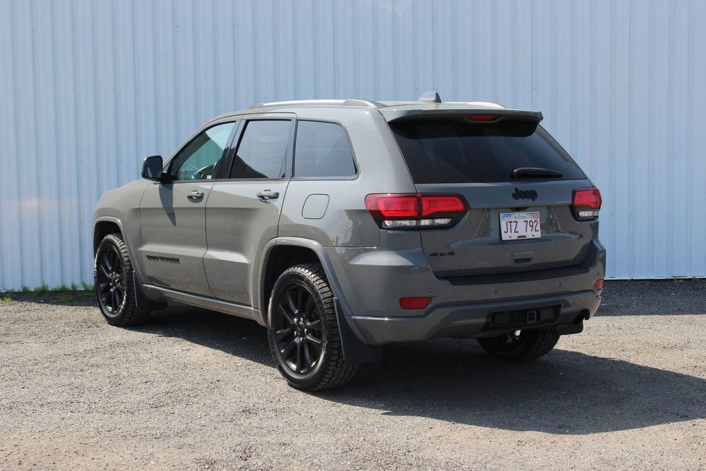 2019  Grand Cherokee Laredo Altitude | Leather | Nav | Cam | USB | XM in Saint John, New Brunswick - 5 - w1024h768px