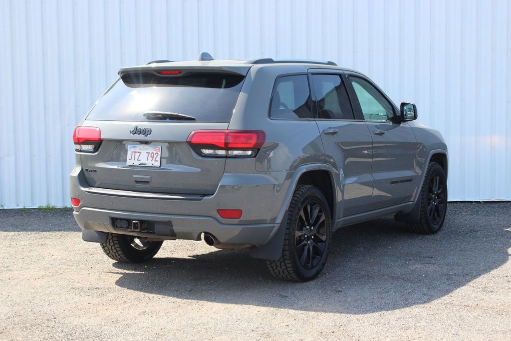 2019  Grand Cherokee Laredo Altitude | Leather | Nav | Cam | USB | XM in Saint John, New Brunswick - 7 - w1024h768px