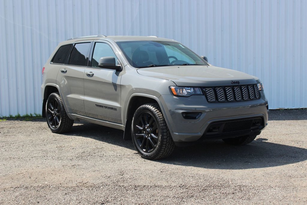 2019  Grand Cherokee Laredo Altitude | Leather | Nav | Cam | USB | XM in Saint John, New Brunswick - 1 - w1024h768px