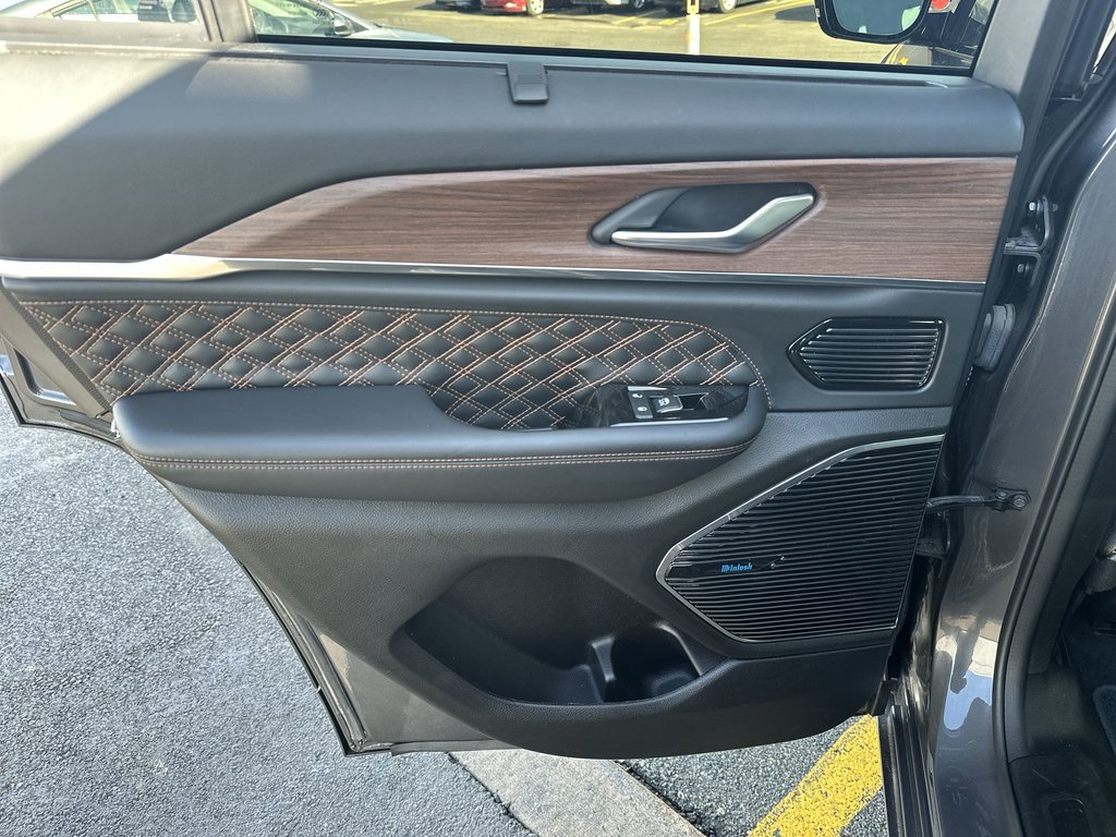 2022 Jeep Grand Cherokee in Antigonish, Nova Scotia - 35 - w1024h768px