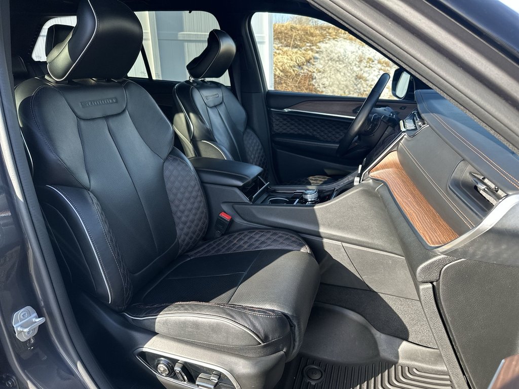 2022 Jeep Grand Cherokee in Antigonish, Nova Scotia - 42 - w1024h768px