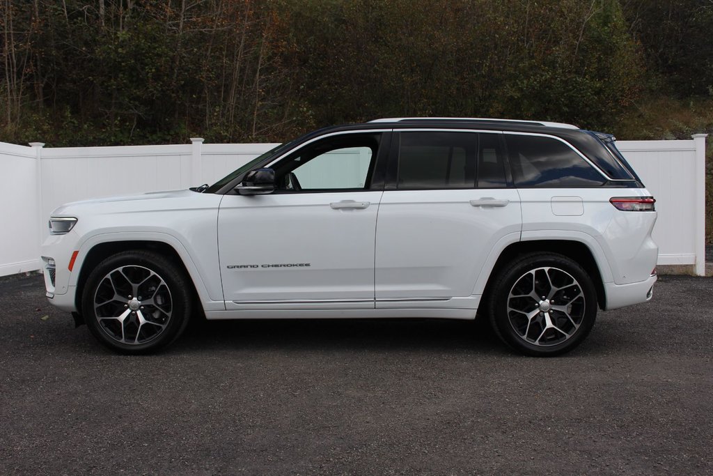 2023  Grand Cherokee Summit Reserve | Leather | Roof | Warranty to 2028 in Saint John, New Brunswick - 4 - w1024h768px