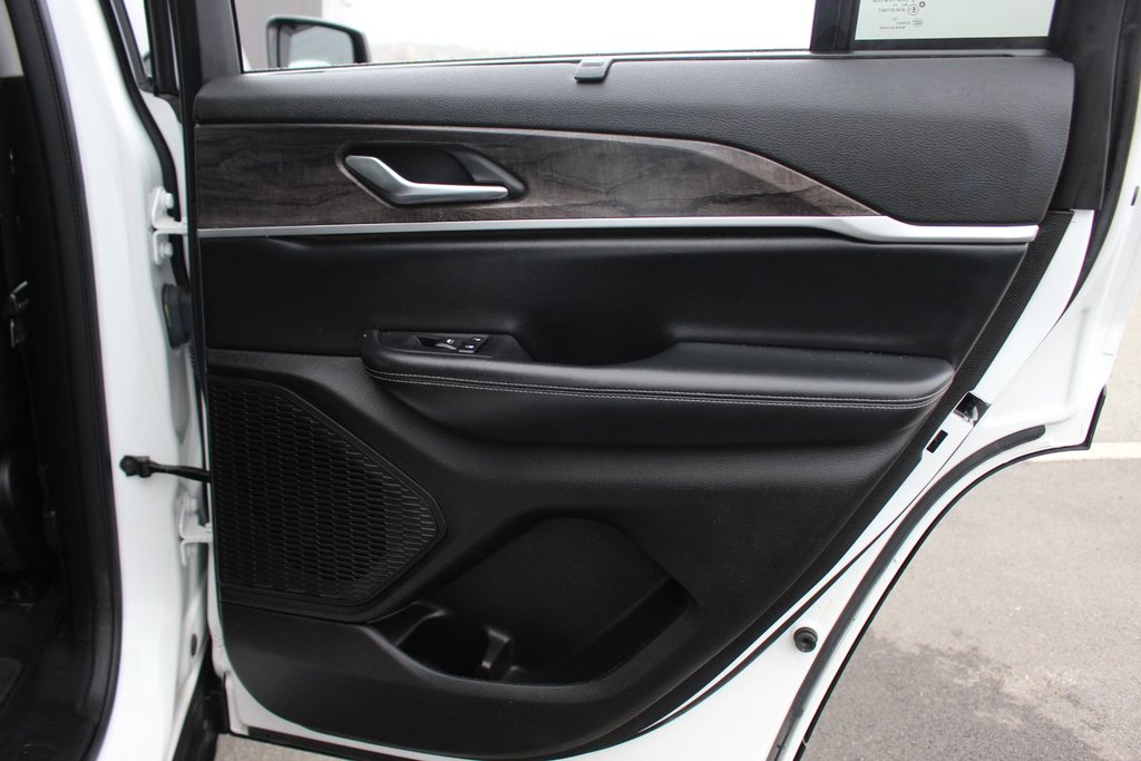 2023 Jeep Grand Cherokee in Antigonish, Nova Scotia - 50 - w1024h768px
