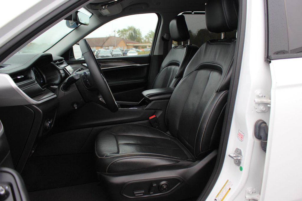 2023 Jeep Grand Cherokee in Antigonish, Nova Scotia - 12 - w1024h768px