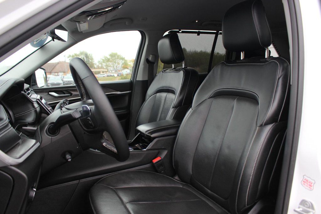 2023 Jeep Grand Cherokee in Antigonish, Nova Scotia - 11 - w1024h768px