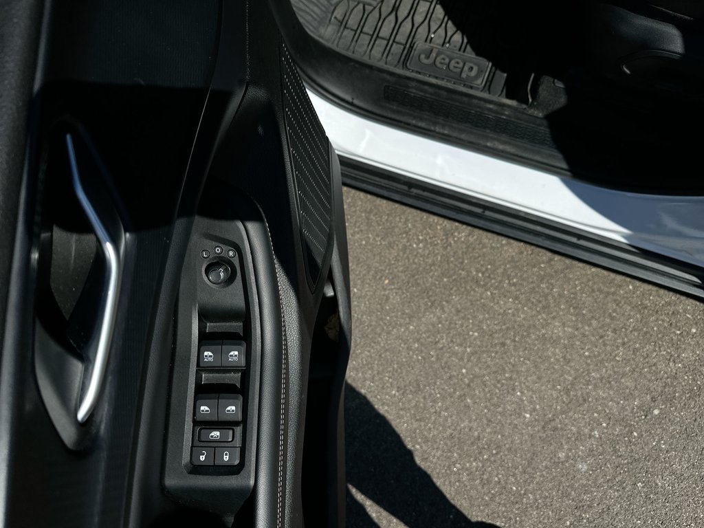 2025 Jeep GRAND CHEROKEE ALTITUDE | Roof | Lthr | Kyless | Warranty to 2030 in Saint John, New Brunswick - 15 - w1024h768px