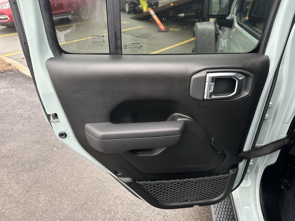 2024 Jeep Wrangler 4xe Rubicon | Cam | HtdSeat | 2Tops | Warranty to 2028 in Saint John, New Brunswick - 34 - w1024h768px