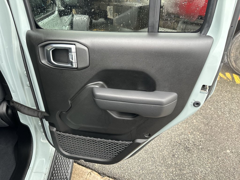 2024 Jeep Wrangler 4xe Rubicon | Cam | HtdSeat | 2Tops | Warranty to 2028 in Saint John, New Brunswick - 40 - w1024h768px